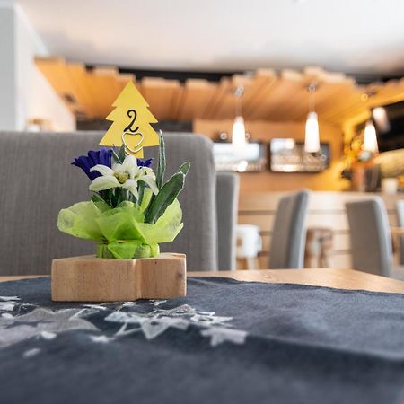 Aparthotel Dolomites Living&Relax Commezzadura Luaran gambar