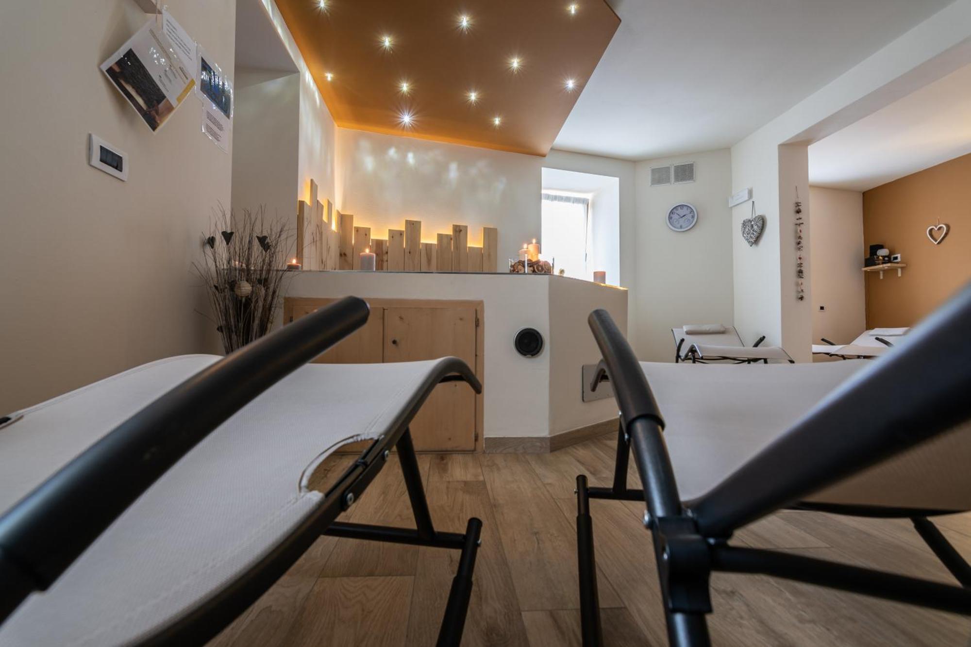 Aparthotel Dolomites Living&Relax Commezzadura Luaran gambar