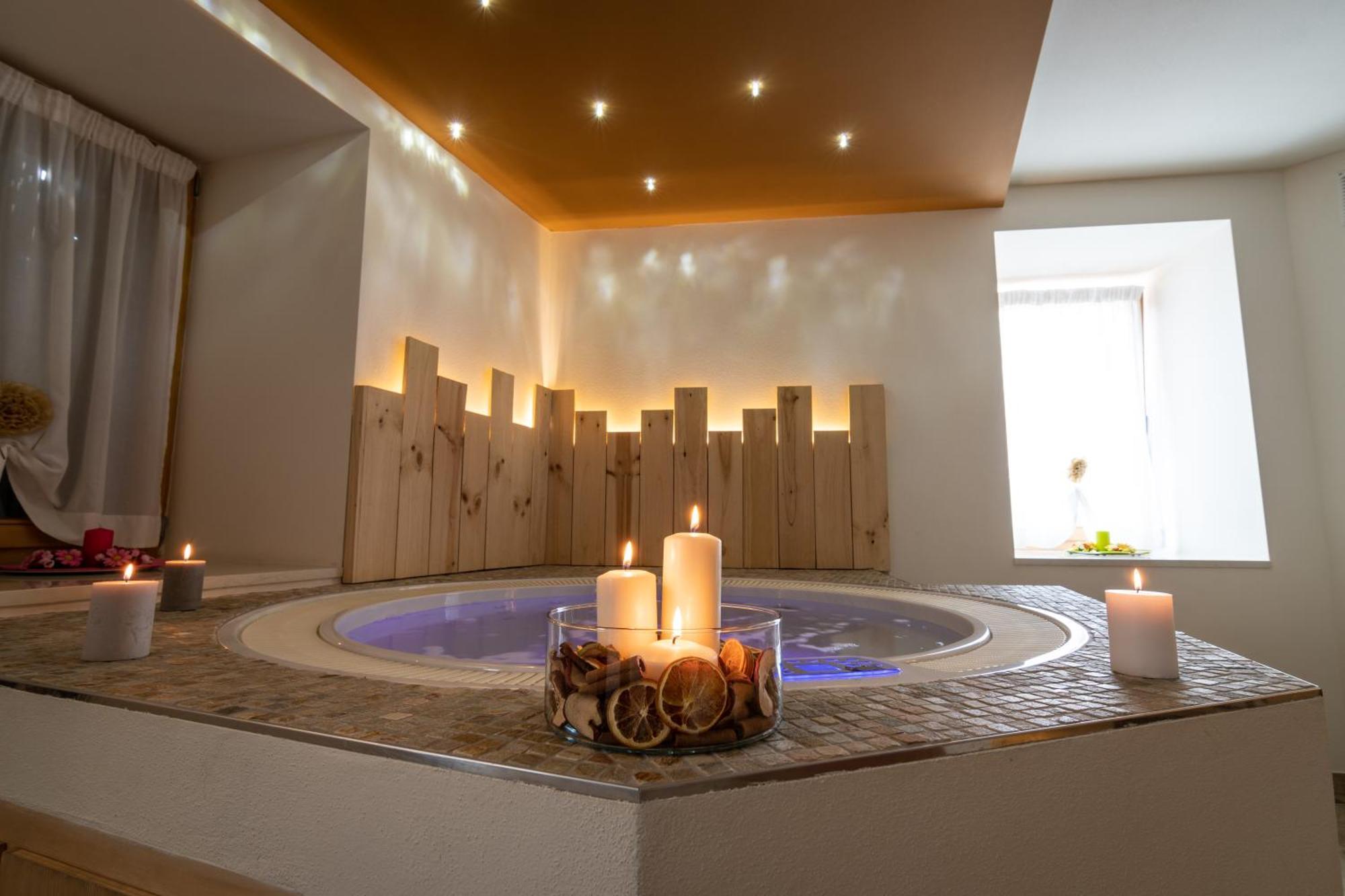 Aparthotel Dolomites Living&Relax Commezzadura Luaran gambar