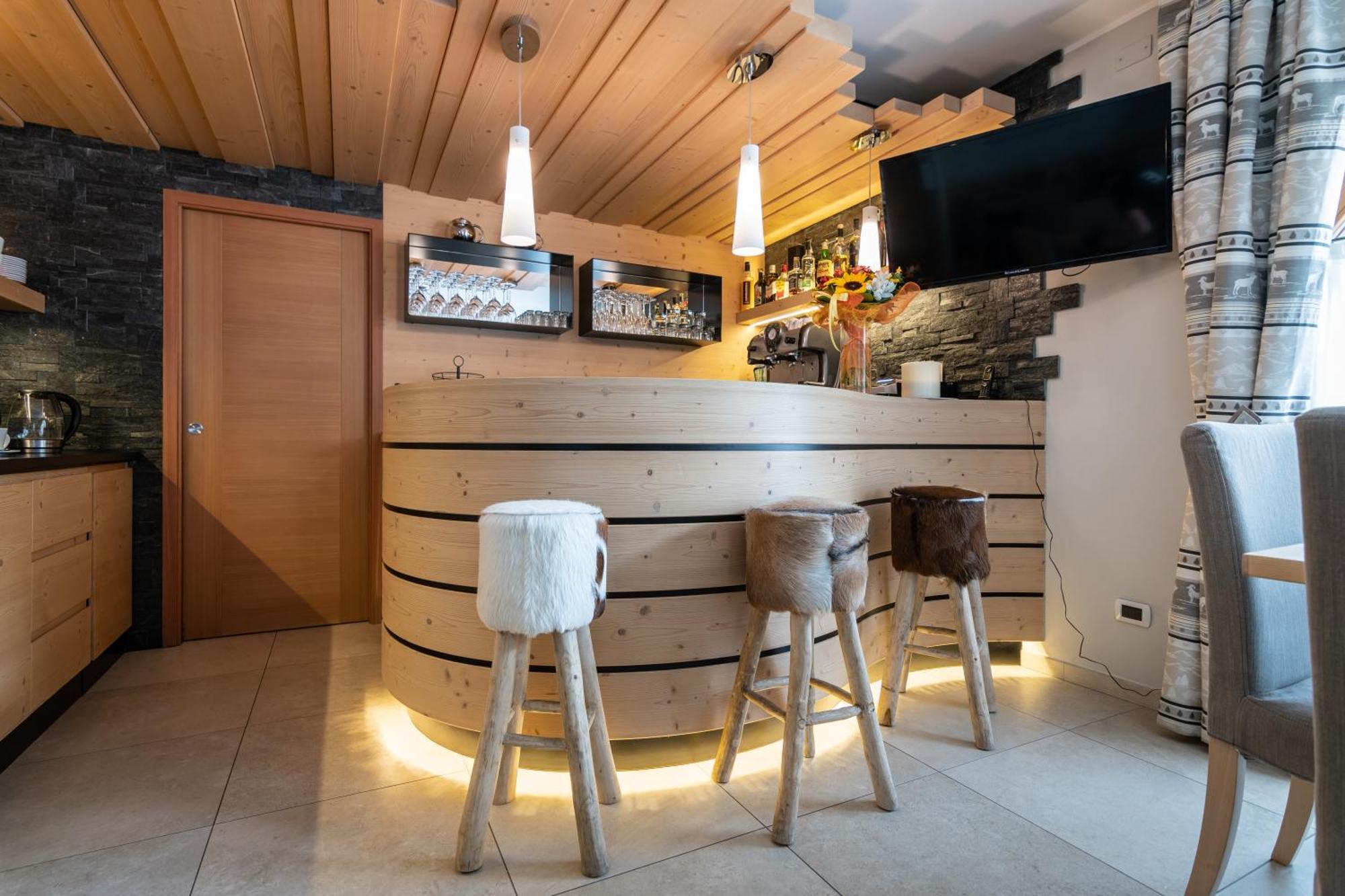 Aparthotel Dolomites Living&Relax Commezzadura Luaran gambar