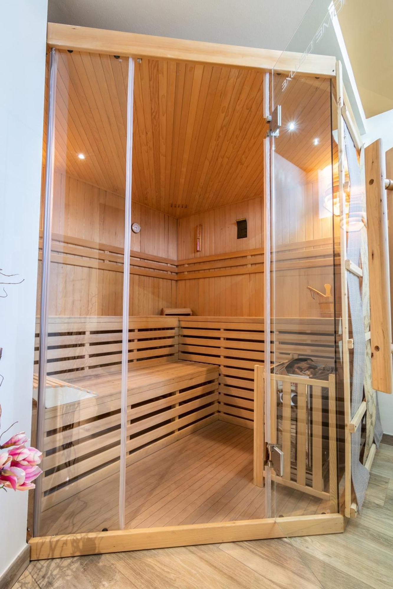 Aparthotel Dolomites Living&Relax Commezzadura Luaran gambar