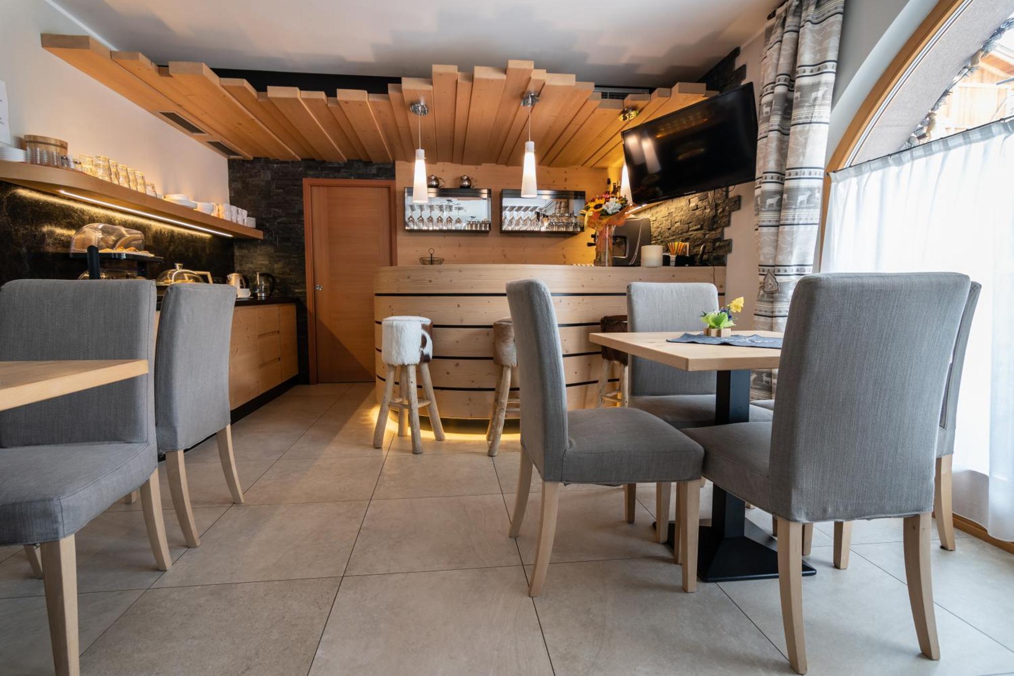 Aparthotel Dolomites Living&Relax Commezzadura Luaran gambar