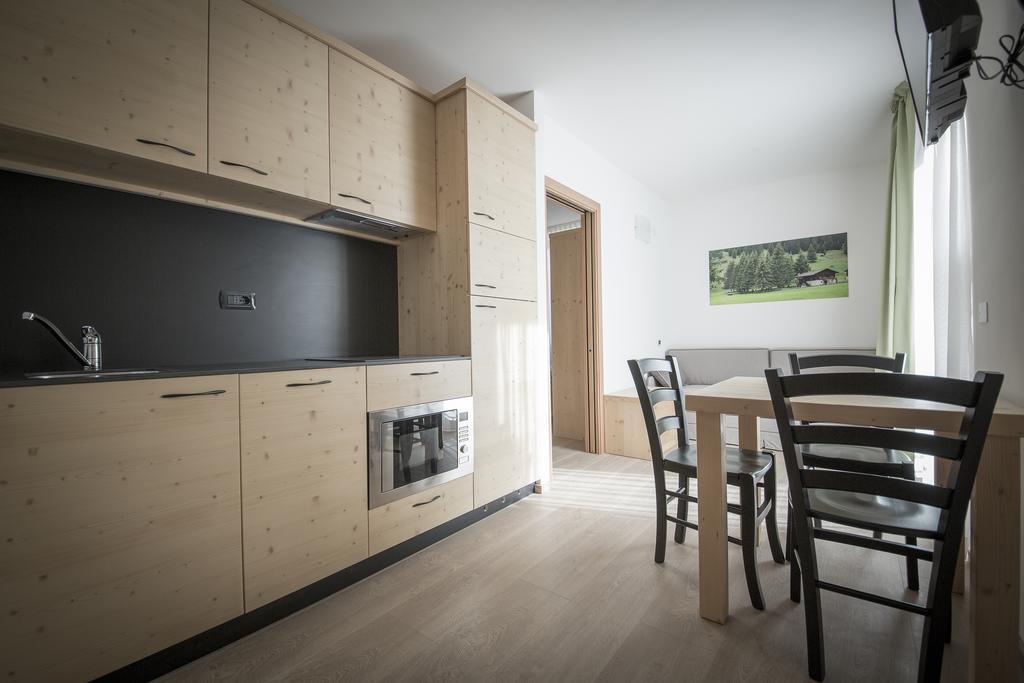Aparthotel Dolomites Living&Relax Commezzadura Bilik gambar