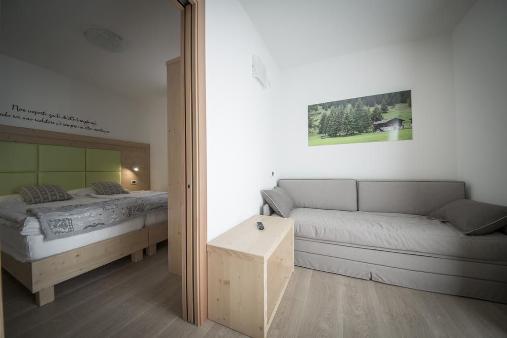 Aparthotel Dolomites Living&Relax Commezzadura Bilik gambar