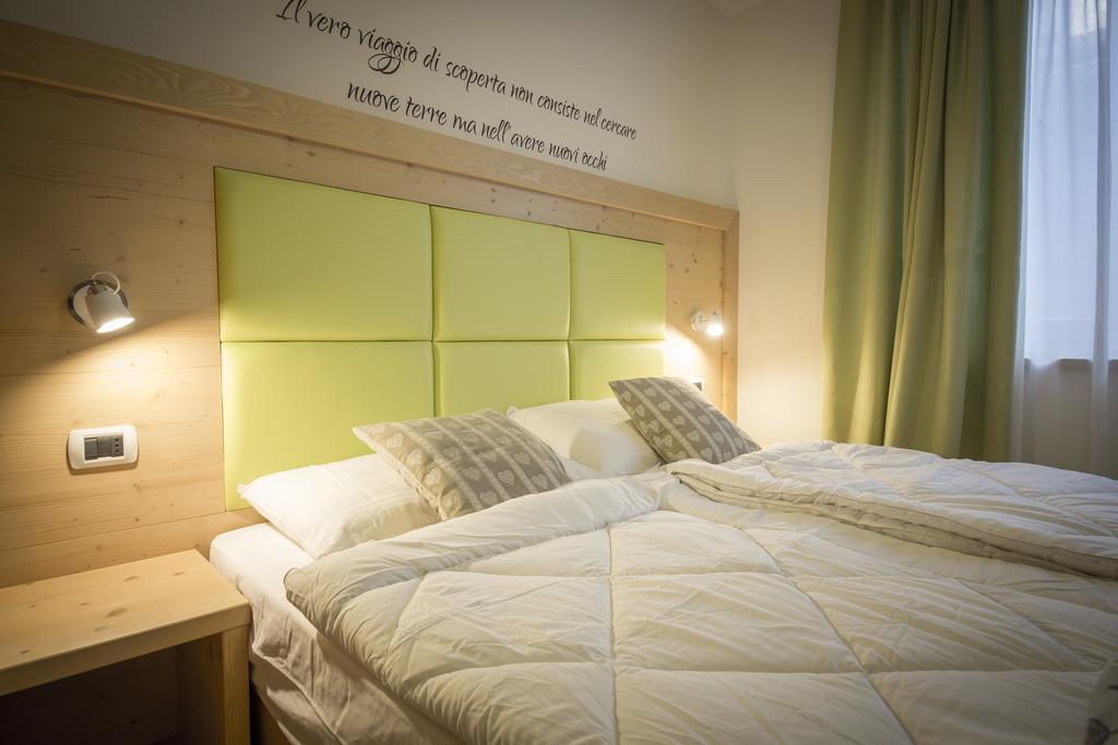 Aparthotel Dolomites Living&Relax Commezzadura Bilik gambar