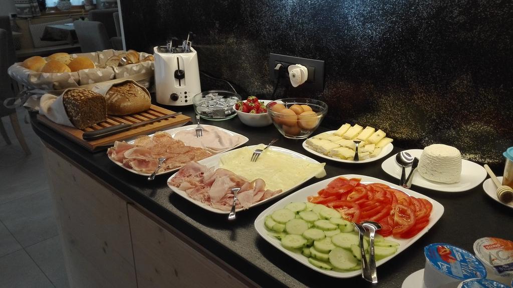 Aparthotel Dolomites Living&Relax Commezzadura Luaran gambar