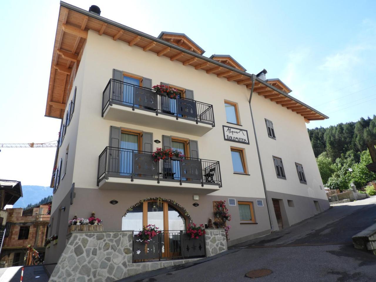Aparthotel Dolomites Living&Relax Commezzadura Luaran gambar